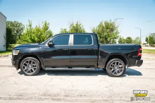 Ram 1500 2019 4x4 Laramie Crew Cab de 4 puertas y caja corta de 5.6 pies