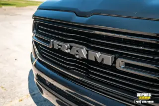 Ram 1500 2019 4x4 Laramie Crew Cab de 4 puertas y caja corta de 5.6 pies