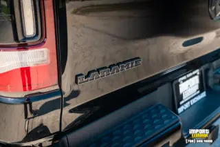 Ram 1500 2019 4x4 Laramie Crew Cab de 4 puertas y caja corta de 5.6 pies