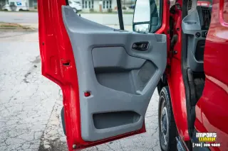 Ford Transit 2015 350 3 puertas LWB Furgón de techo alto con puerta corrediza en el lado del pasajero