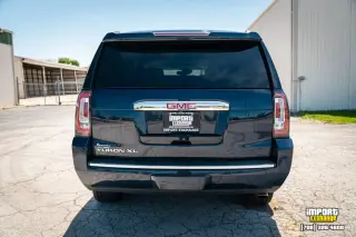 GMC Yukon XL 2017 4x4 Denali SUV de 4 puertas