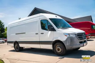 Furgoneta de carga con techo alto Mercedes-Benz Sprinter 2019 4x2 3500XD 3 puertas 170 pulgadas de distancia entre ejes