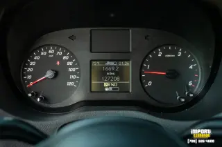 Furgoneta de carga con techo alto Mercedes-Benz Sprinter 2019 4x2 3500XD 3 puertas 170 pulgadas de distancia entre ejes