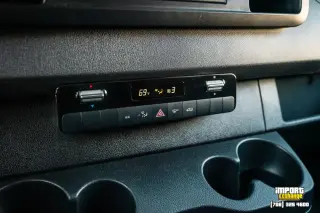 Furgoneta de carga con techo alto Mercedes-Benz Sprinter 2019 4x2 3500XD 3 puertas 170 pulgadas de distancia entre ejes