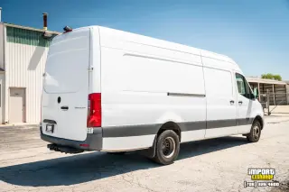 Furgoneta de carga con techo alto Mercedes-Benz Sprinter 2019 4x2 3500XD 3 puertas 170 pulgadas de distancia entre ejes
