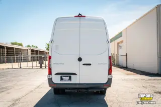 Furgoneta de carga con techo alto Mercedes-Benz Sprinter 2019 4x2 3500XD 3 puertas 170 pulgadas de distancia entre ejes