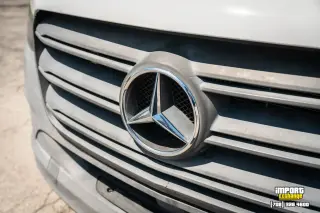 Furgoneta de carga con techo alto Mercedes-Benz Sprinter 2019 4x2 3500XD 3 puertas 170 pulgadas de distancia entre ejes