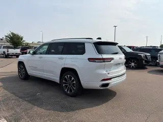 Jeep Grand Cherokee L 2023 4x4 Overland SUV de 4 puertas
