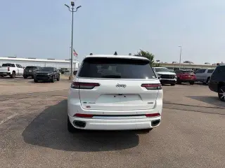 Jeep Grand Cherokee L 2023 4x4 Overland SUV de 4 puertas