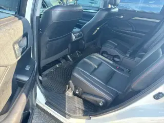 Toyota Highlander 2019 AWD SE 4dr SUV