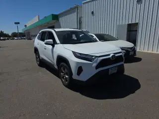 Toyota RAV4 2024 XLE 4dr SUV