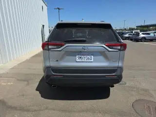 Toyota RAV4 2024 XLE 4dr SUV