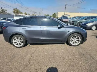 Tesla Model Y 2023 AWD Long Range 4dr Crossover