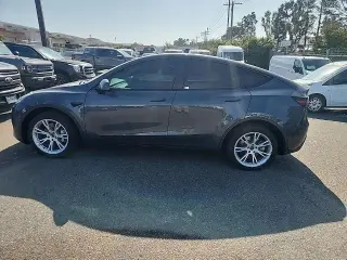 Tesla Model Y 2023 AWD Long Range 4dr Crossover