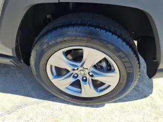Toyota RAV4 2024 XLE 4dr SUV
