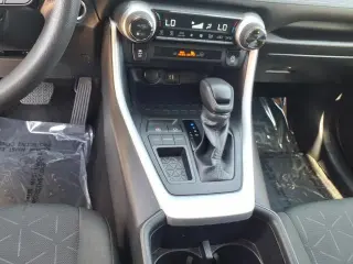 Toyota RAV4 2024 XLE 4dr SUV
