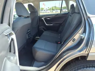 Toyota RAV4 2024 XLE 4dr SUV