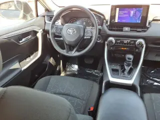 Toyota RAV4 2024 XLE 4dr SUV