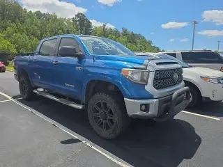 Toyota Tundra 2018 4x4 SR5 4dr CrewMax Cab Pickup SB (5.7L V8 FFV)