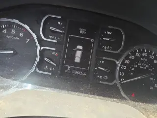 Toyota Tundra 2018 4x4 SR5 4dr CrewMax Cab Pickup SB (5.7L V8 FFV)