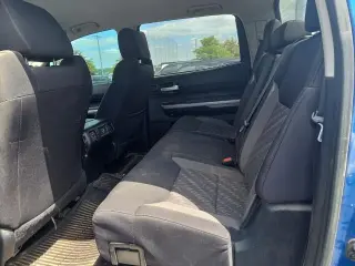 Toyota Tundra 2018 4x4 SR5 4dr CrewMax Cab Pickup SB (5.7L V8 FFV)
