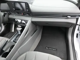 Hyundai ELANTRA 2025 SEL Sport 4p Sedan