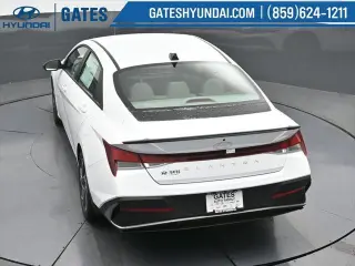 Hyundai ELANTRA 2025 SEL Sport 4p Sedan