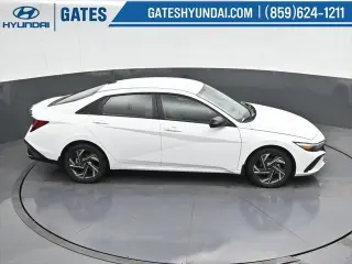 Hyundai ELANTRA 2025 SEL Sport 4p Sedan