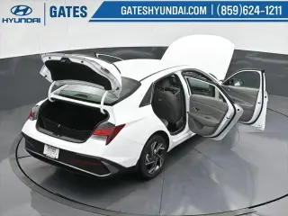 Hyundai ELANTRA 2025 SEL Sport 4p Sedan