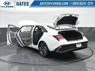 Hyundai ELANTRA 2025 SEL Sport 4p Sedan