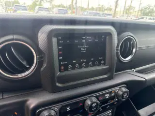 Jeep Wrangler Unlimited 2021 4x4 Sahara 4p SUV