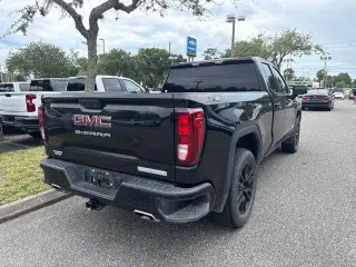 GMC Sierra 1500 2023 4x4 Elevation 4 puertas Doble Cabina 6.6 pies Caja Corta