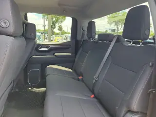 Chevrolet Silverado 1500 2023 4x4 RST Cabina Doble 4 pnas. Cama Corta de 5.8 pies