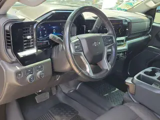 Chevrolet Silverado 1500 2023 4x4 RST Cabina Doble 4 pnas. Cama Corta de 5.8 pies
