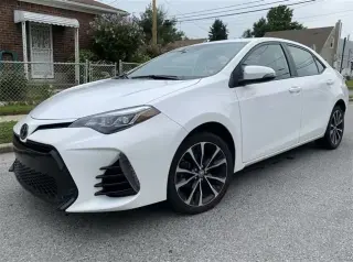 2018 Toyota Corolla SE Sedan 4