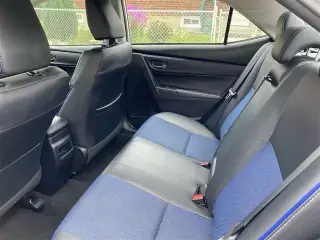 2018 Toyota Corolla SE Sedan 4