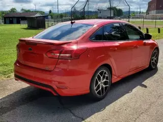 2016 Ford Focus SE Sedan 4D