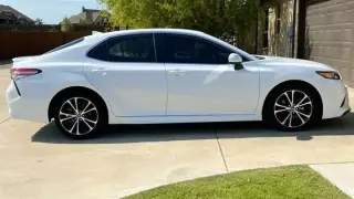 2019 Toyota camry SE