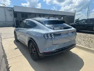 Ford Mustang Mach-E 2025 Premium SUV de 4 puertas