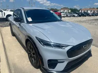 Ford Mustang Mach-E 2025 Premium SUV de 4 puertas