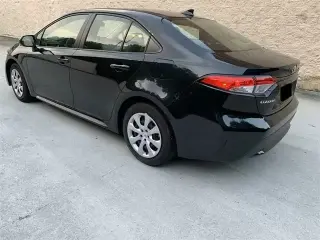 2020 Toyota Corolla LE Sedan
