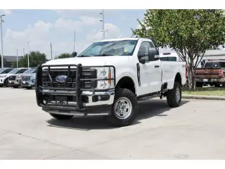 Ford F-250 Super Duty 2023 4x4 XL 2 puertas Cabina Regular Caja de 8 pies
