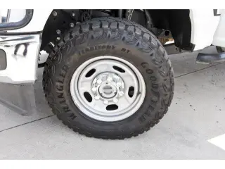 Ford F-250 Super Duty 2023 4x4 XL 2 puertas Cabina Regular Caja de 8 pies