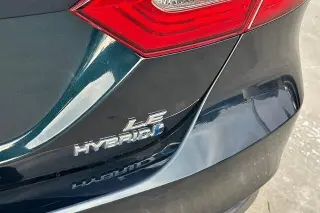 Toyota Camry Hybrid 2020 LE Sedán de 4 puertas