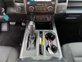 Ford F-150 2018 4x4 XLT 4dr SuperCrew 5.5 ft. SB