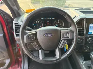 Ford F-150 2018 4x4 XLT 4dr SuperCrew 5.5 ft. SB
