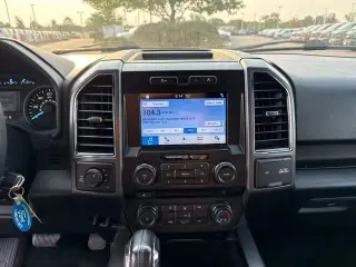 Ford F-150 2018 4x4 XLT 4dr SuperCrew 5.5 ft. SB