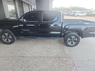 Toyota Tacoma 2017 4x2 TRD Sport 4dr Double Cab 5.0 ft SB