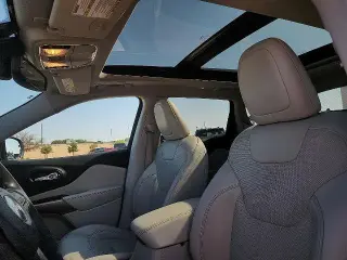 Jeep Cherokee 2022 4x4 Latitude Lux SUV de 4 puertas