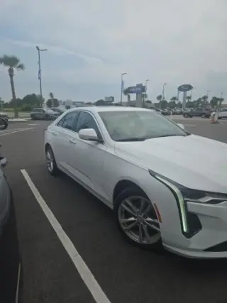 Sedán Cadillac CT4 Luxury 4p 2022